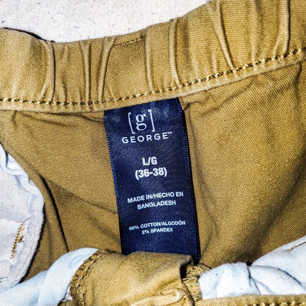 Shorts - Picture 2 of 2